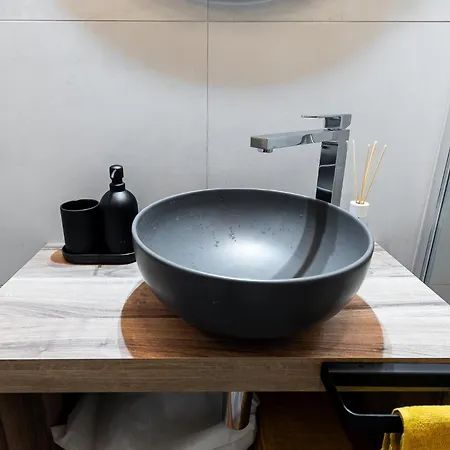 Centro Storico Loft Con Parcheggioprivatogratuito * Лоано